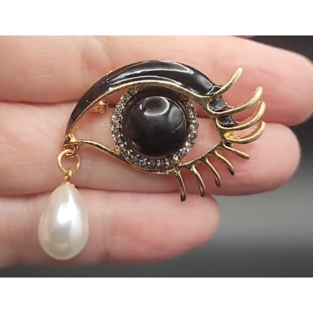 Eye with Lashes Waterdrop Brooch Rhinestone on Gold Tone Metal Black Lid & Iris